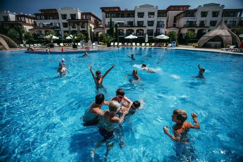Апартамент В Green Life Beach Resort Созополь Экстерьер фото